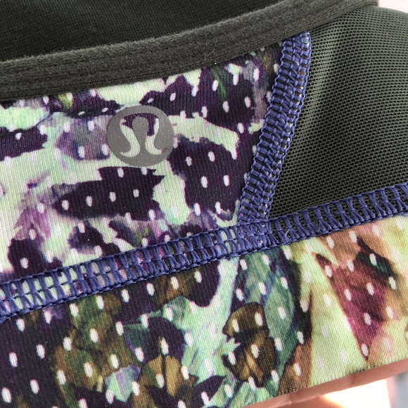 Lululemon sport bra power women Sz 2 - Picture 8 of 8